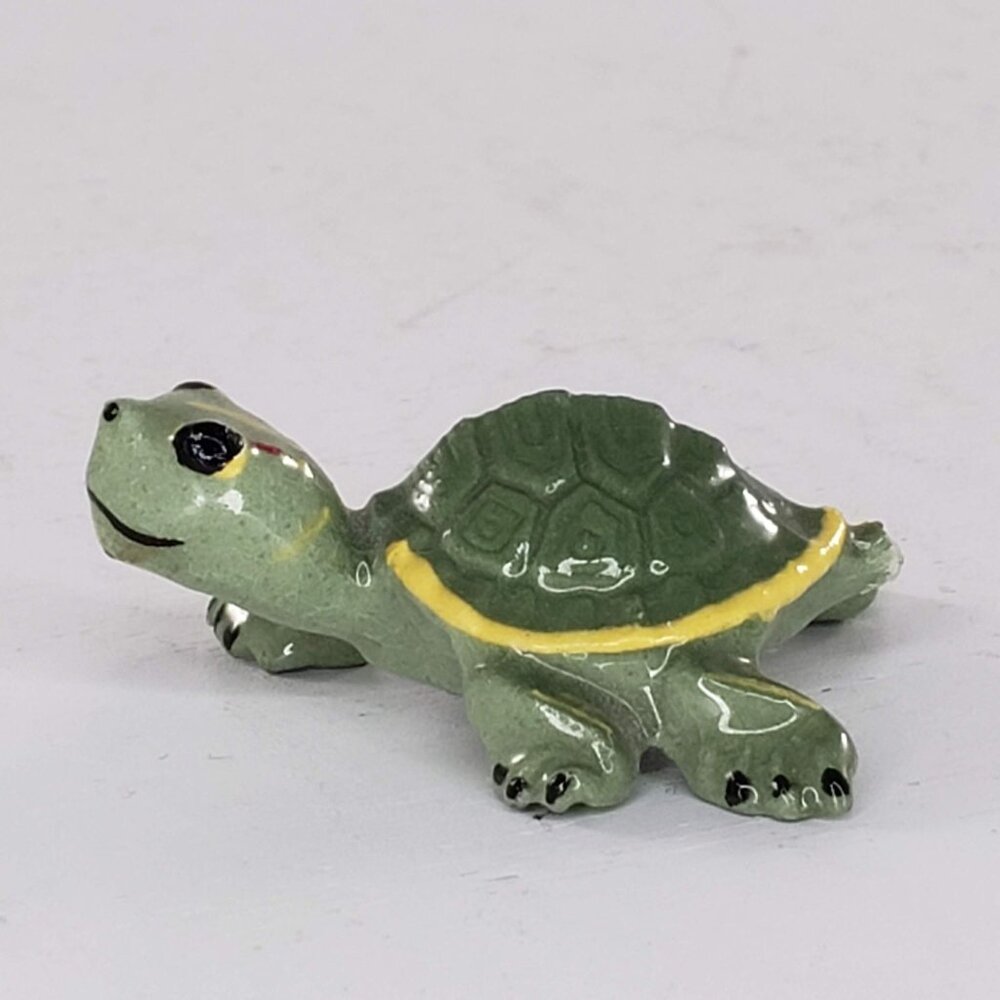 Hagen Renaker Box Turtle Mama Miniature Figurine Red Yellow Stripe Variation